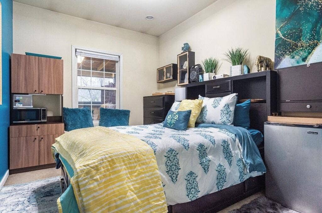 1 BR in Washington
