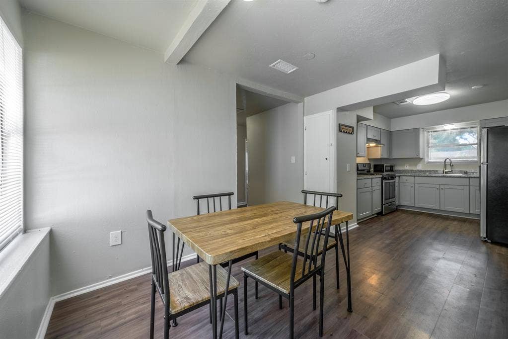 7 BR in Houston
