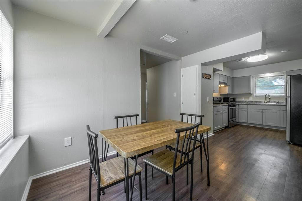 7 BR in Houston