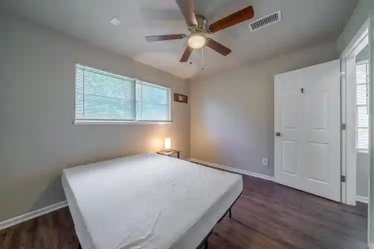 7 BR in Houston