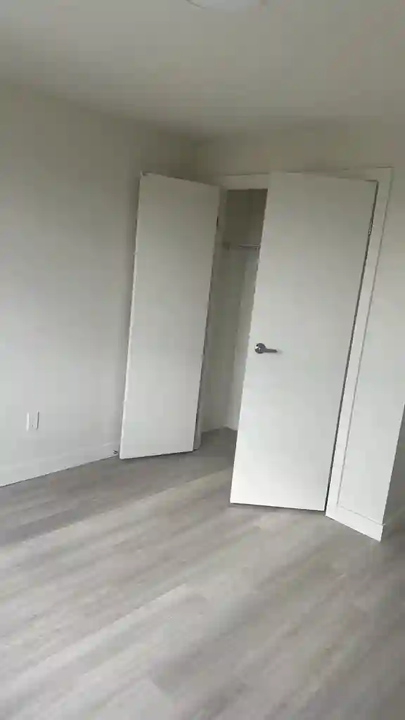 Private room for rent bath