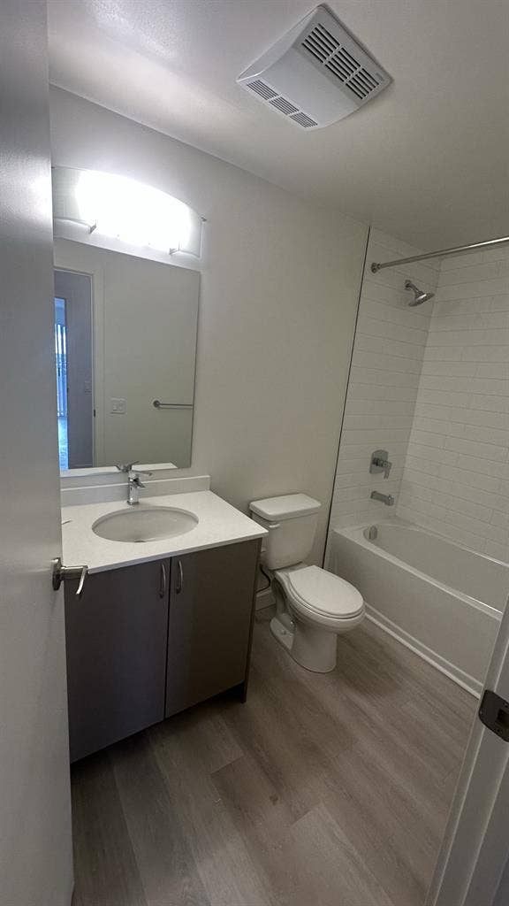 Private room for rent bath