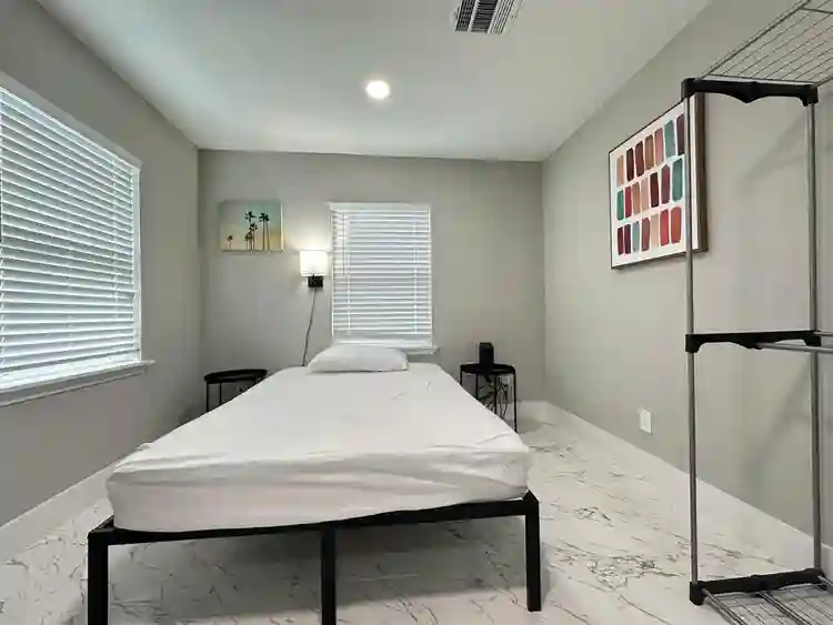 3 BR in Houston