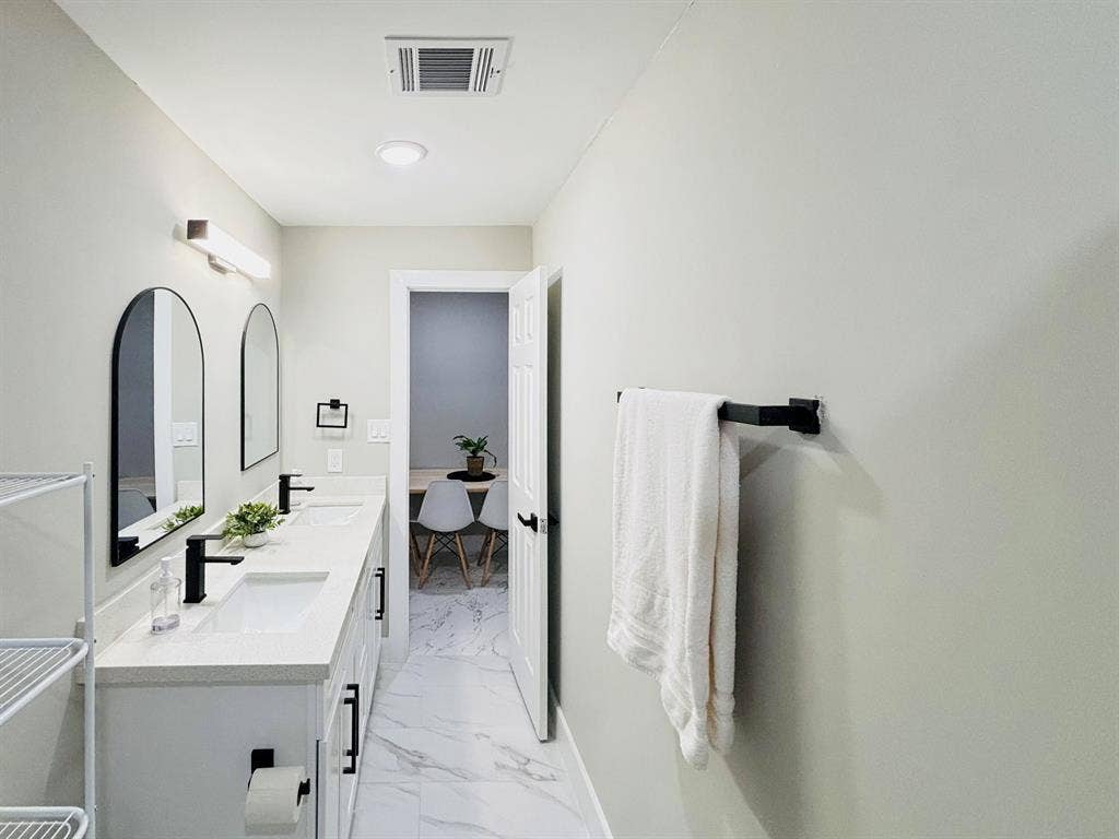 3 BR in Houston