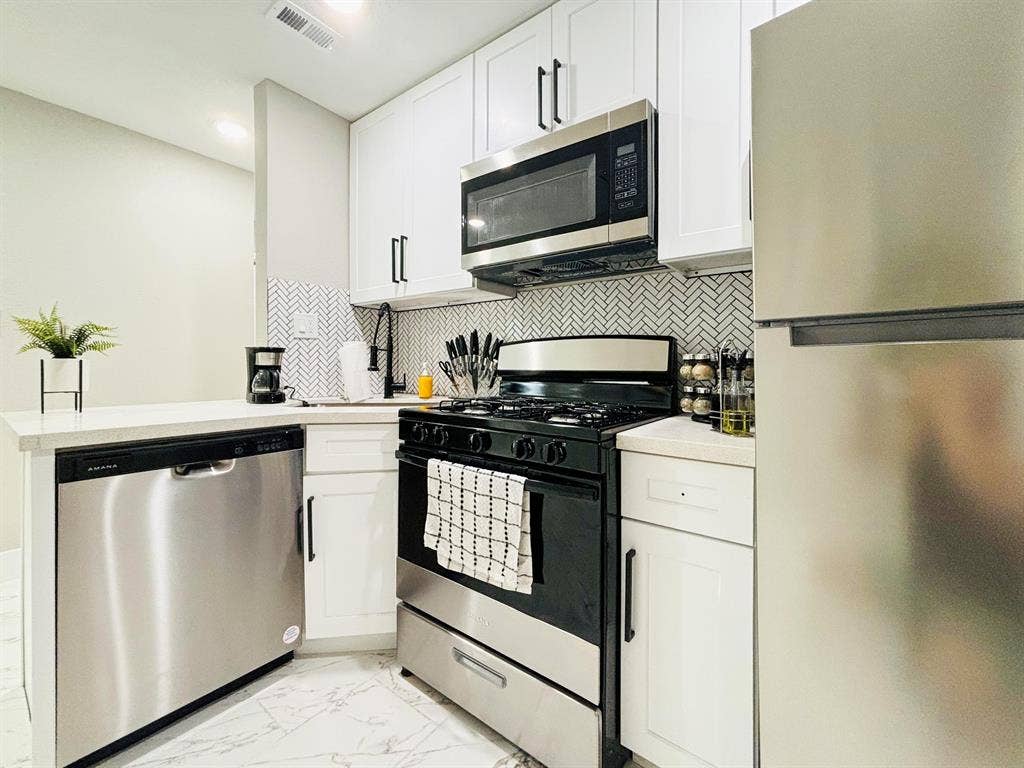 3 BR in Houston