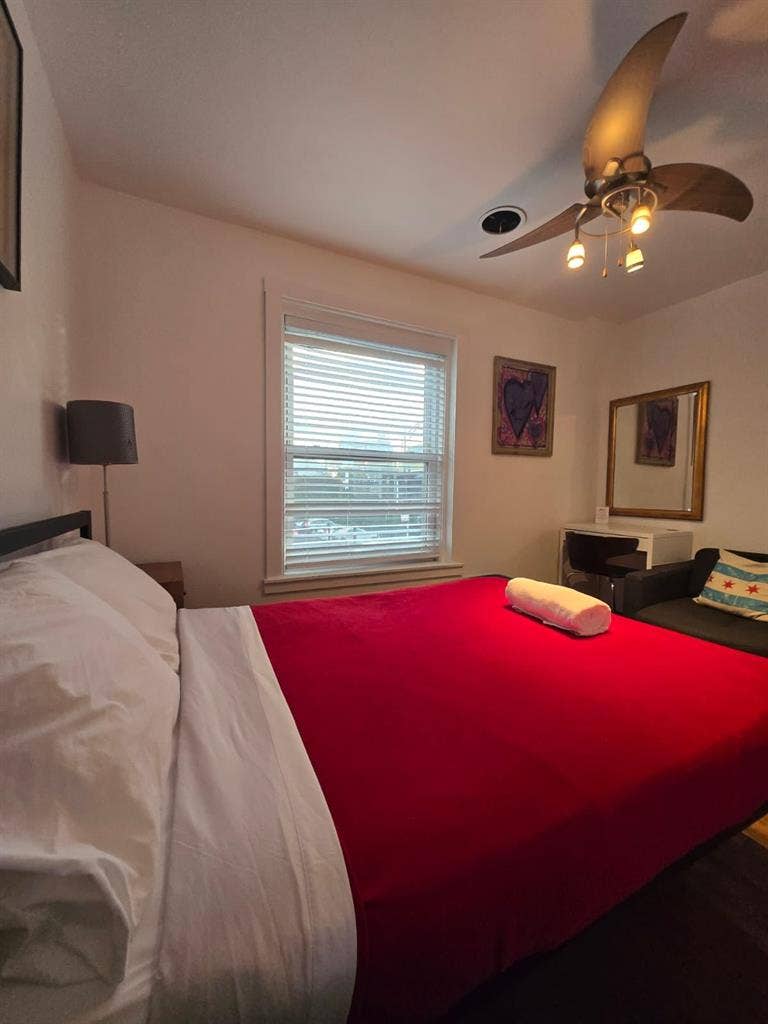 2 BR in Chicago