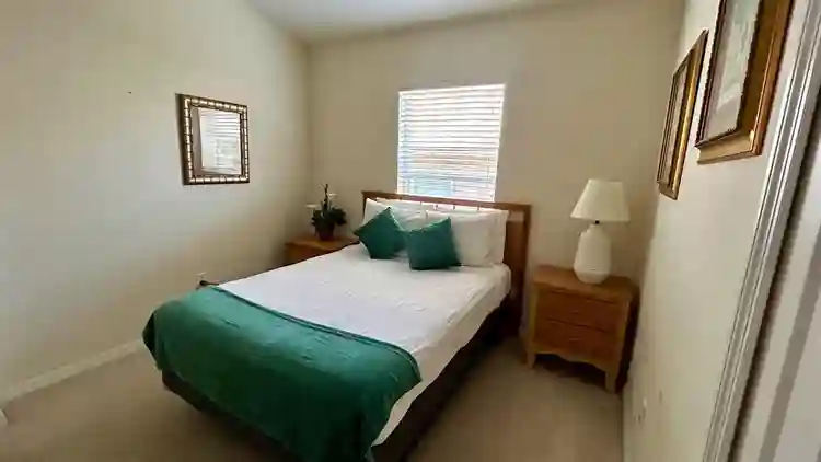 2 BR in Davenport