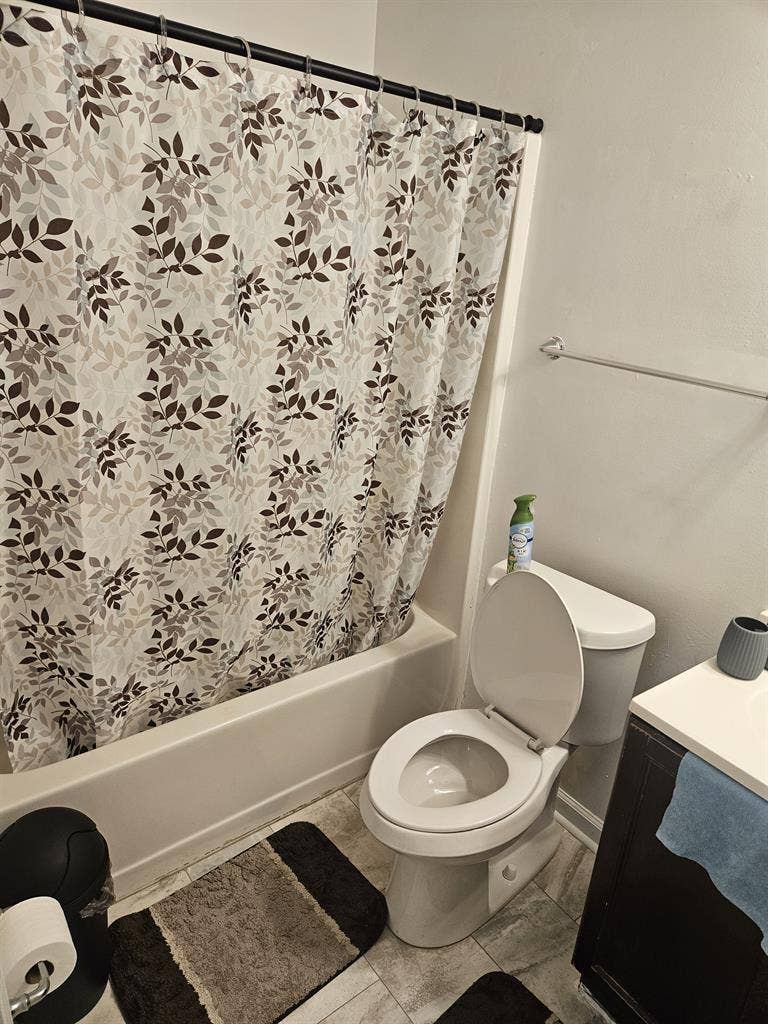 Private bedroom & bathroom