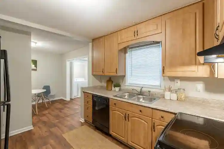 10 BR in Decatur