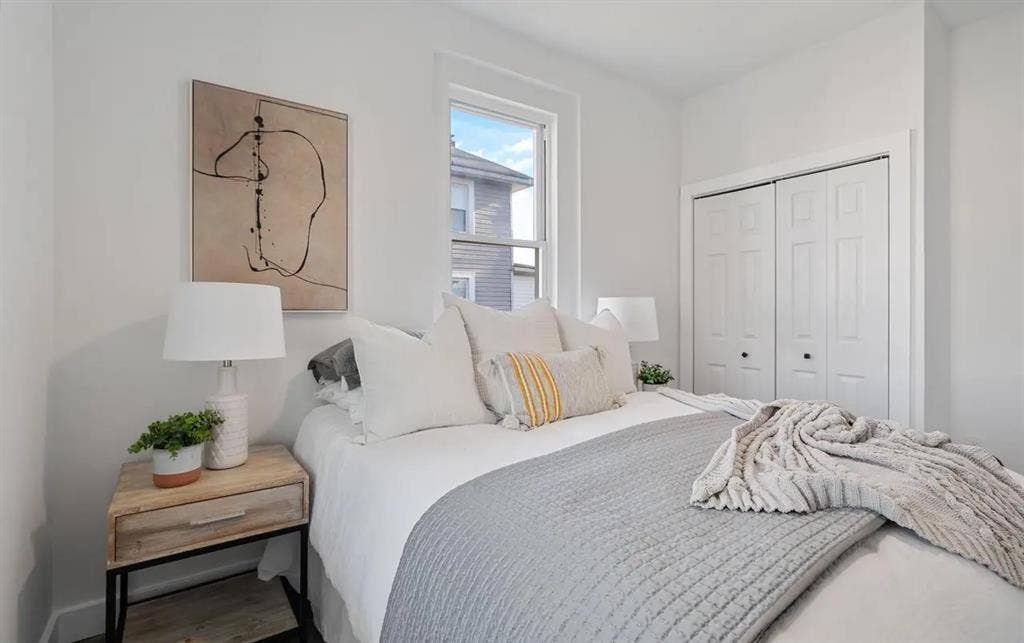 Cozy Room in Modern Home