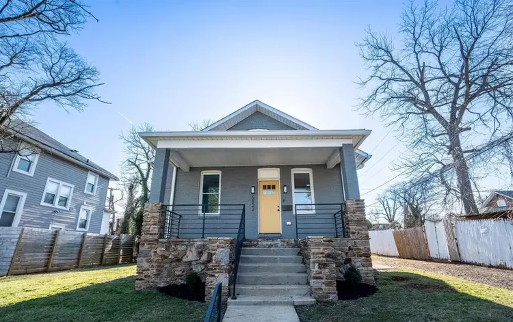 Cozy Room in Modern Home