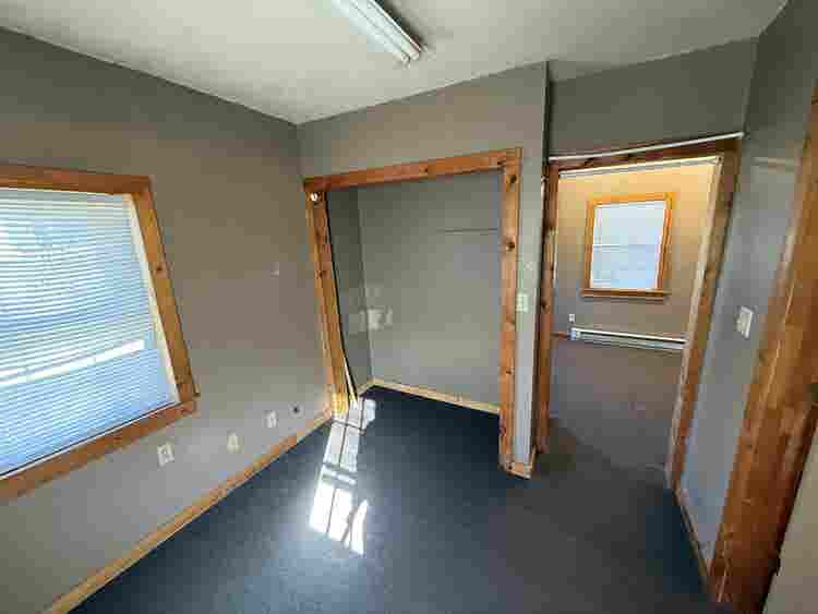 1 Bedroom Unit IMMEDIATE Occupancy