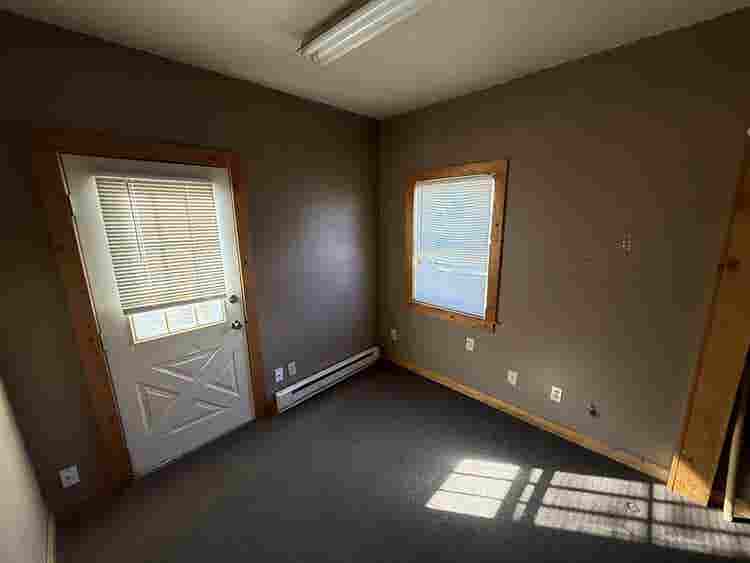 1 Bedroom Unit IMMEDIATE Occupancy