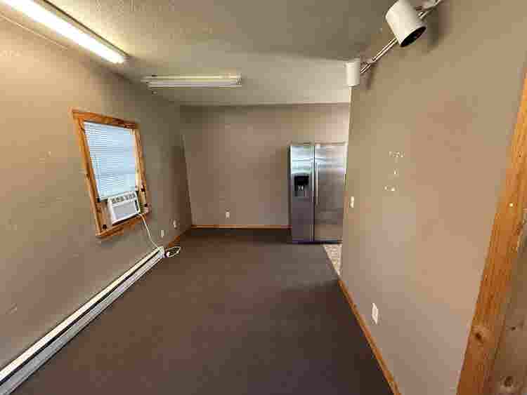 1 Bedroom Unit IMMEDIATE Occupancy