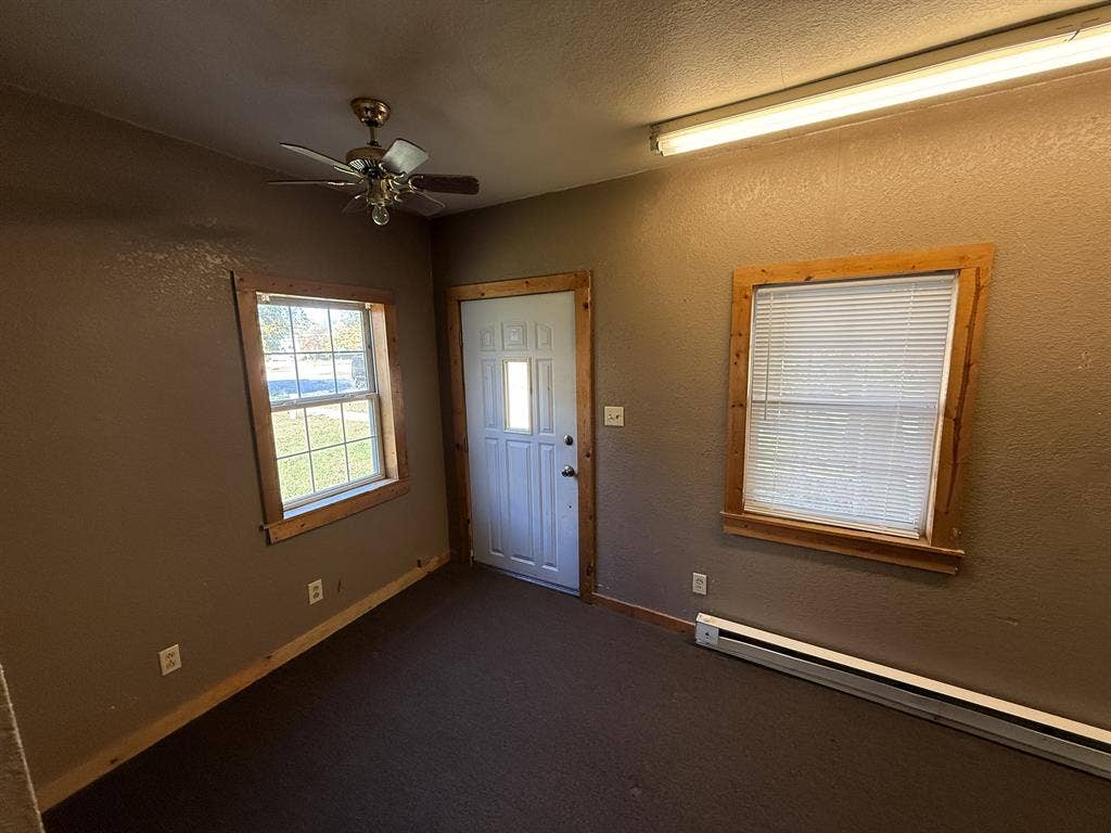 1 Bedroom Unit IMMEDIATE Occupancy