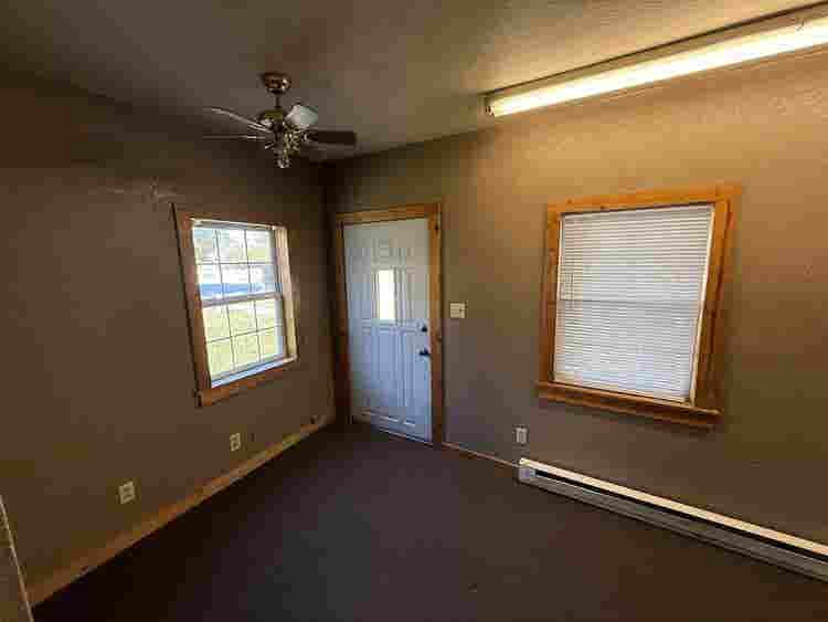 1 Bedroom Unit IMMEDIATE Occupancy