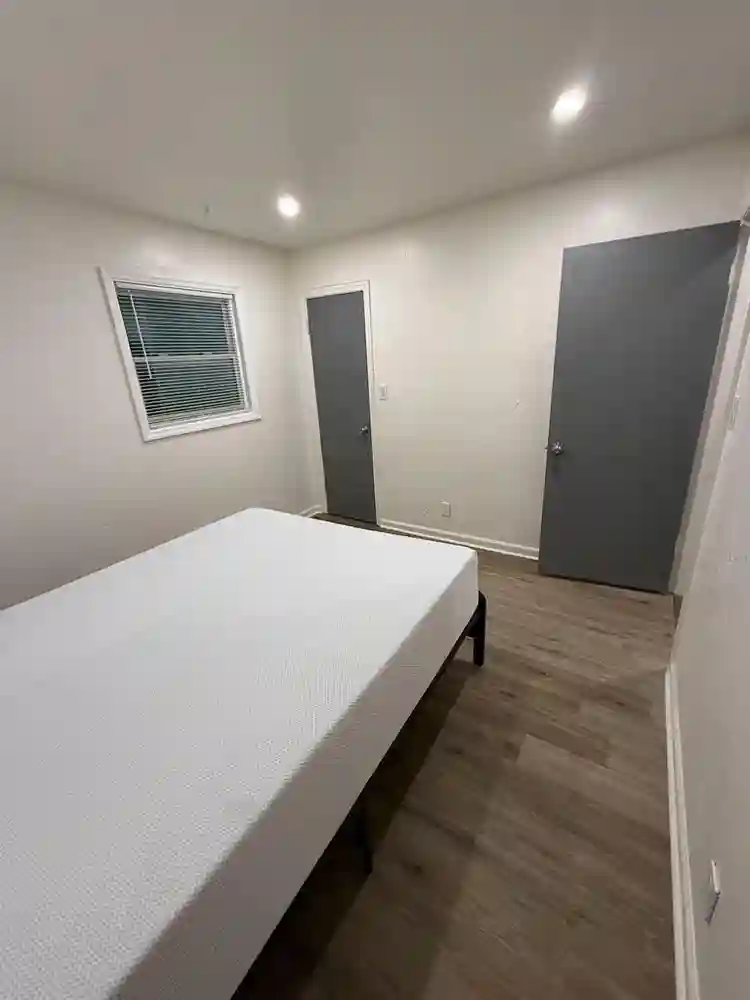 4 BR in East Point