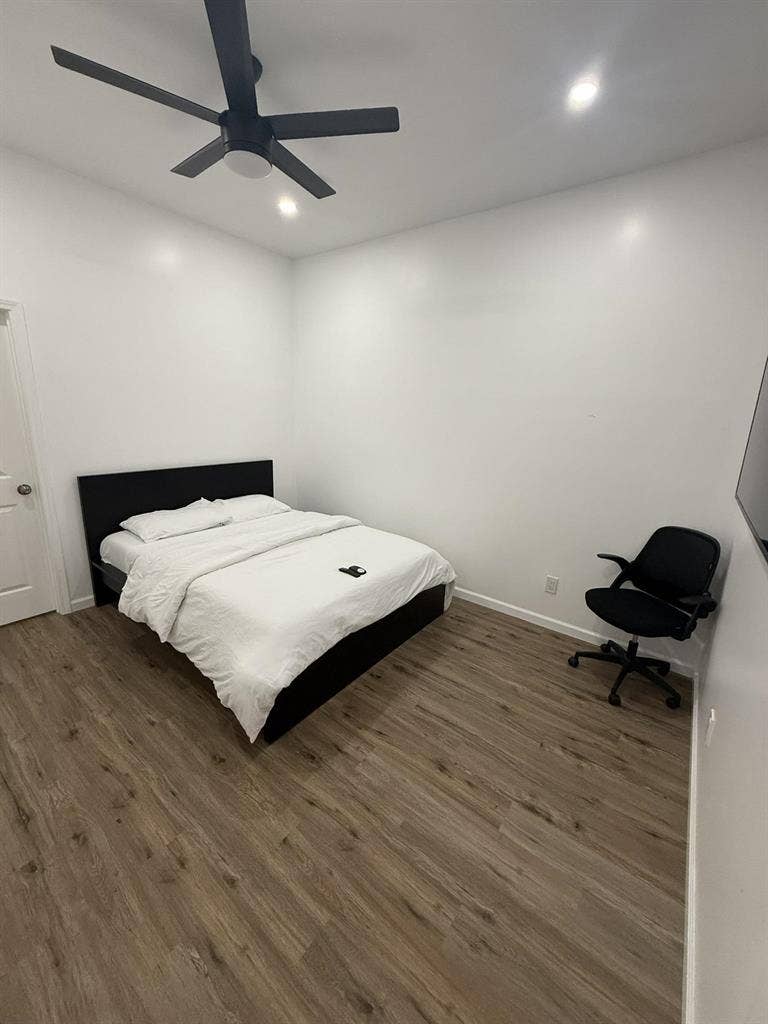 4 BR in East Point