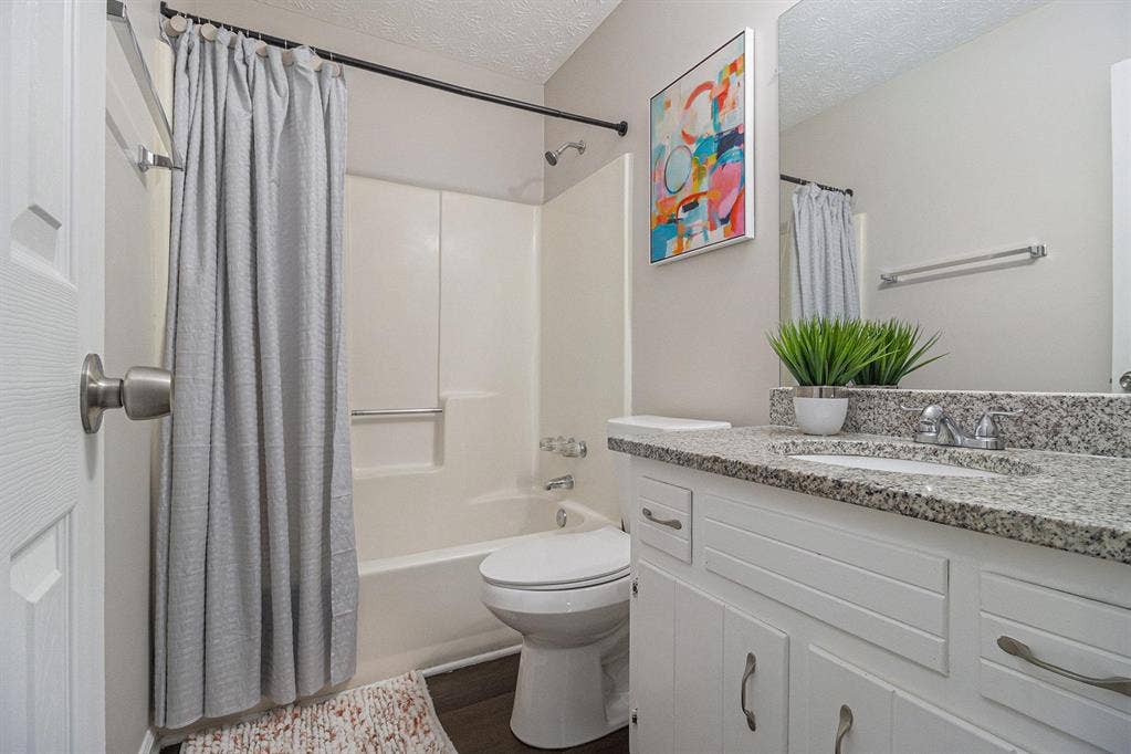 6 BR in Stone Mountain