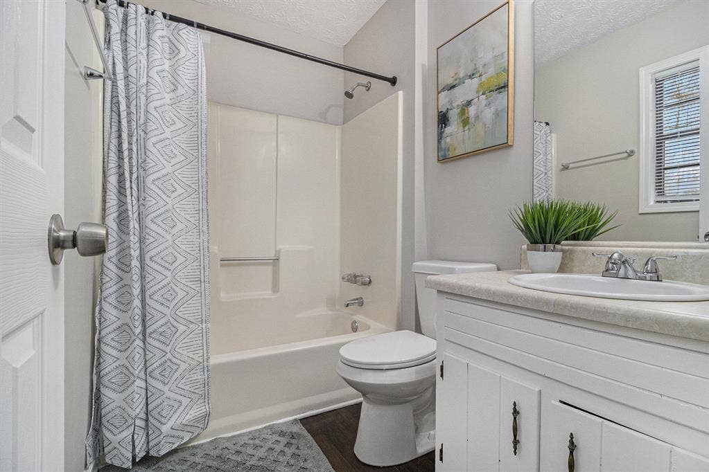 6 BR in Stone Mountain