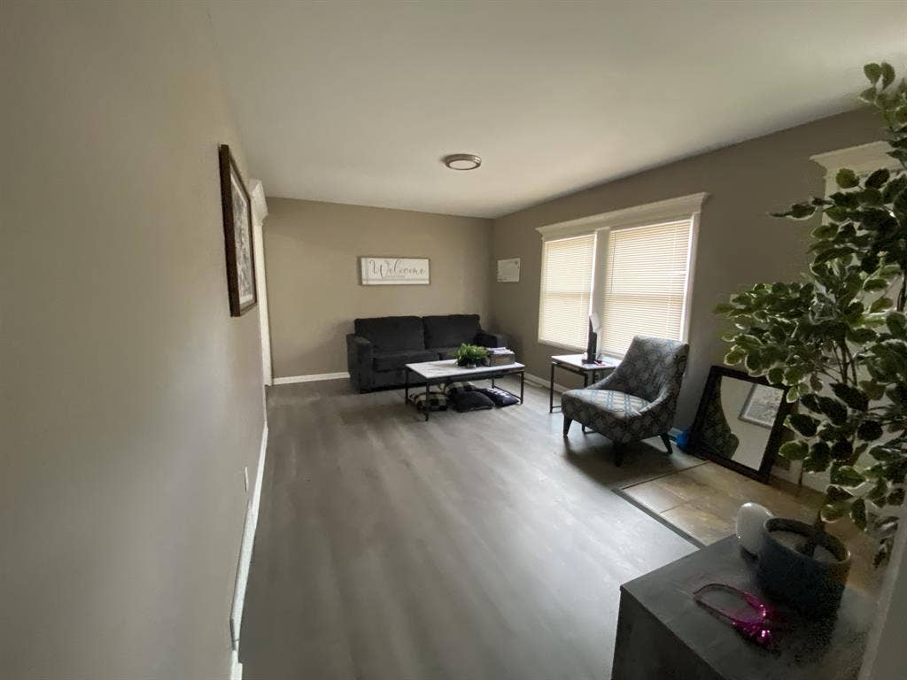 Room Available Gladstone