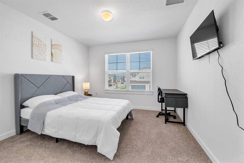 2 BR in Austin