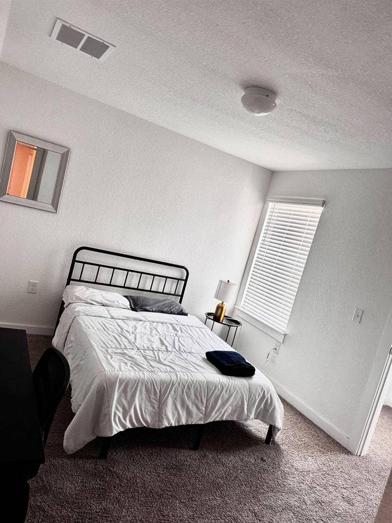2 BR in Austin