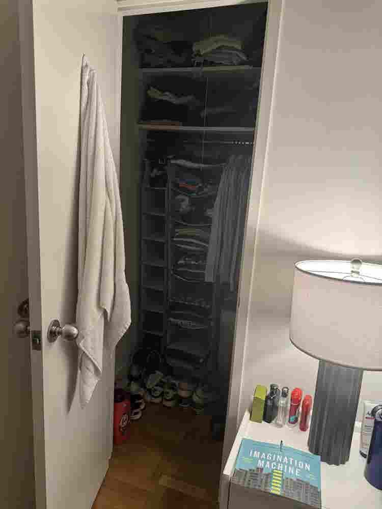 Room available in bath on UES