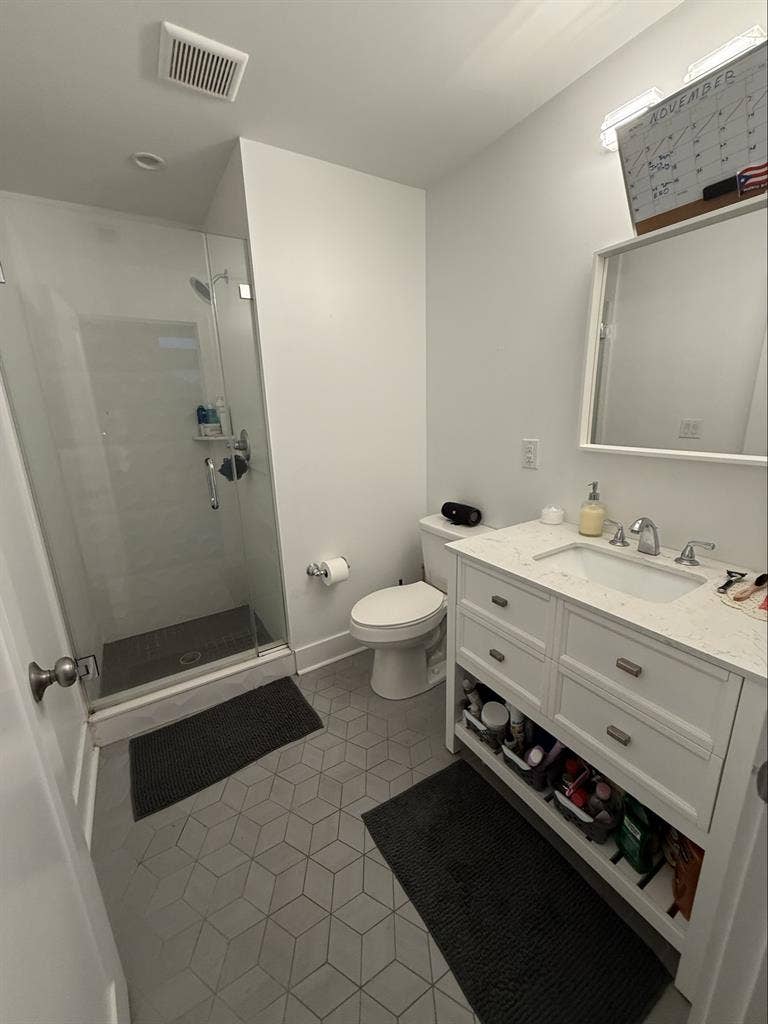 FURNISHED ROOM IN FISHTOWNN