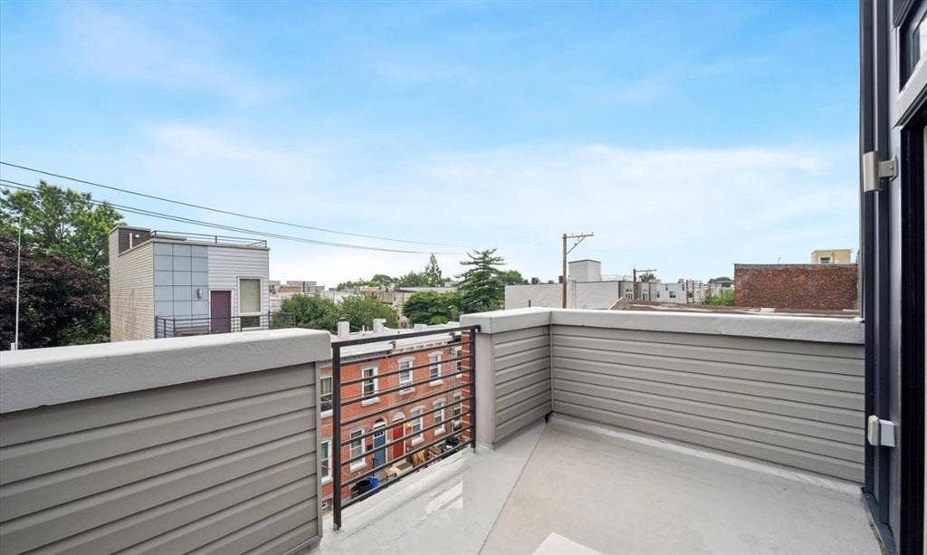 FURNISHED ROOM IN FISHTOWNN