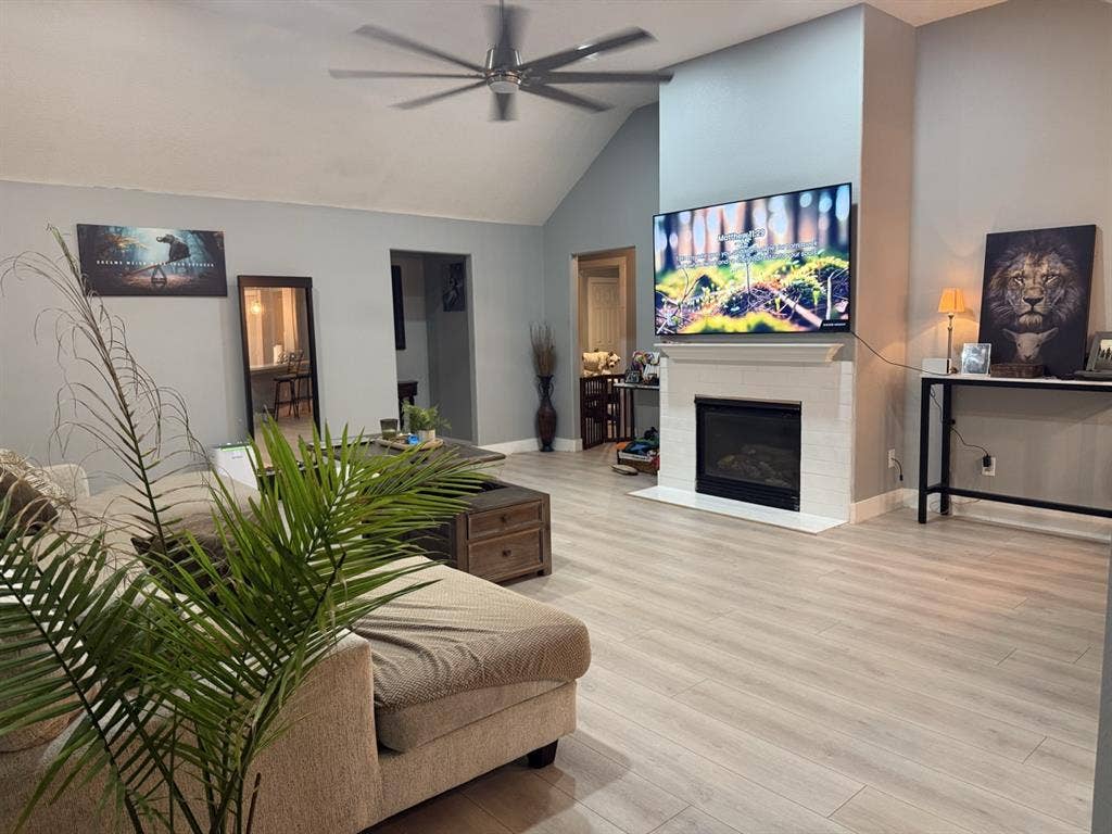 Smallbedroom Utilities are Included