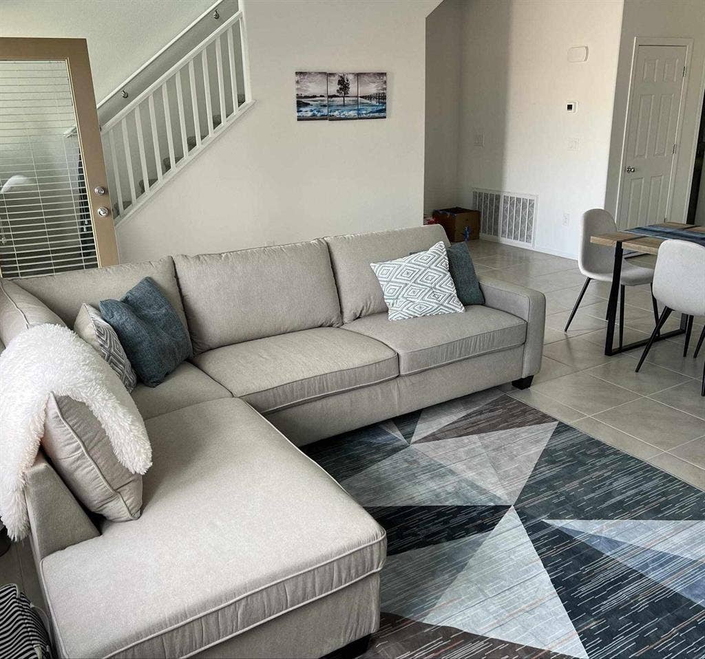 4 BR in Spring Valley