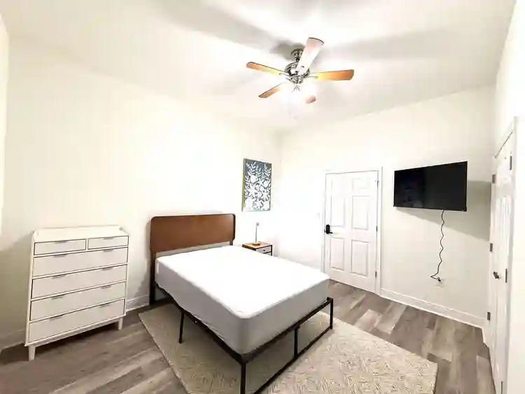 3 BR in Richmond