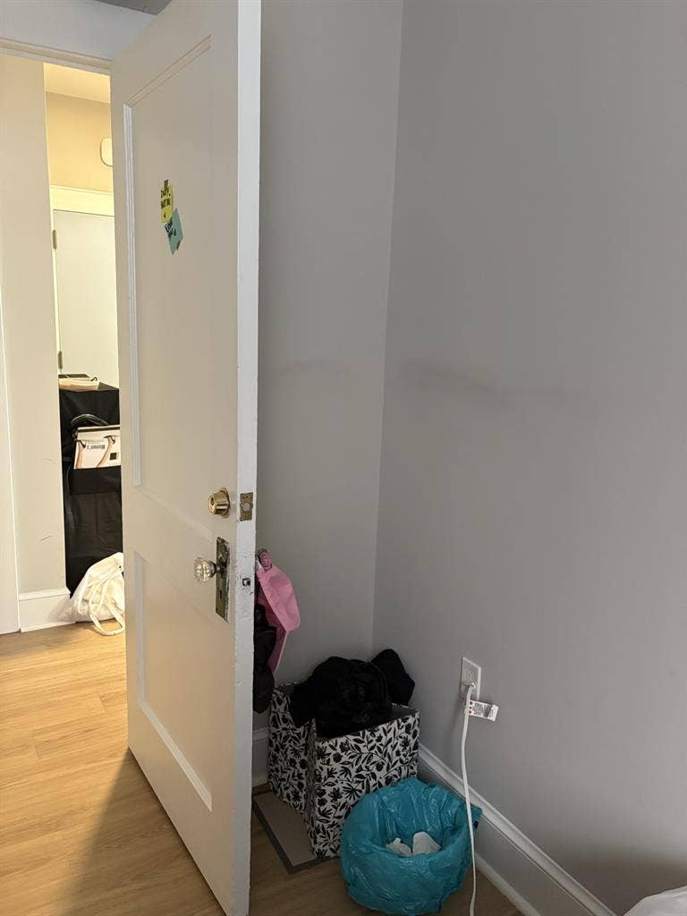 TAKEOVER ROOM FOR RENT CENTRAL DC