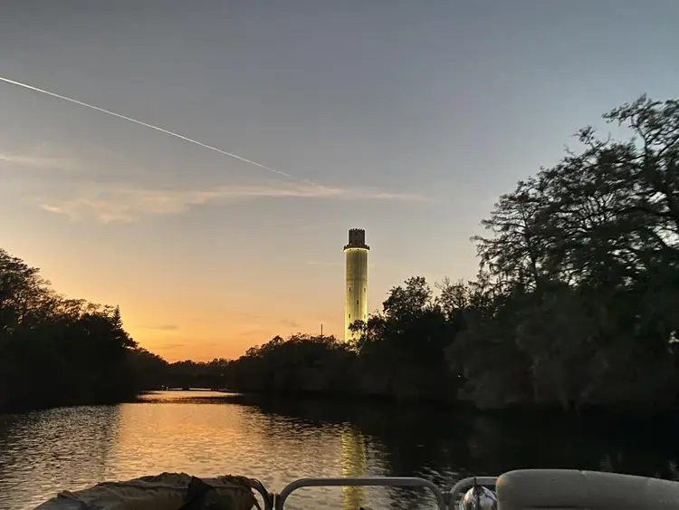 Historic Artist Room On the River