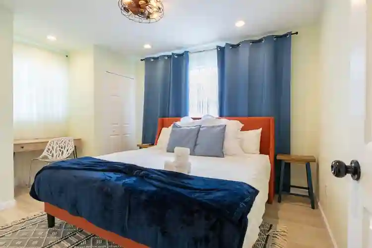 4 BR in St. Petersburg