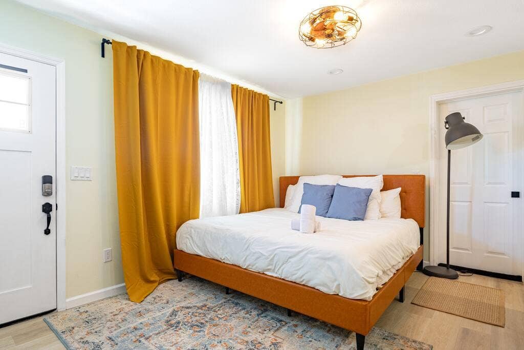 4 BR in St. Petersburg