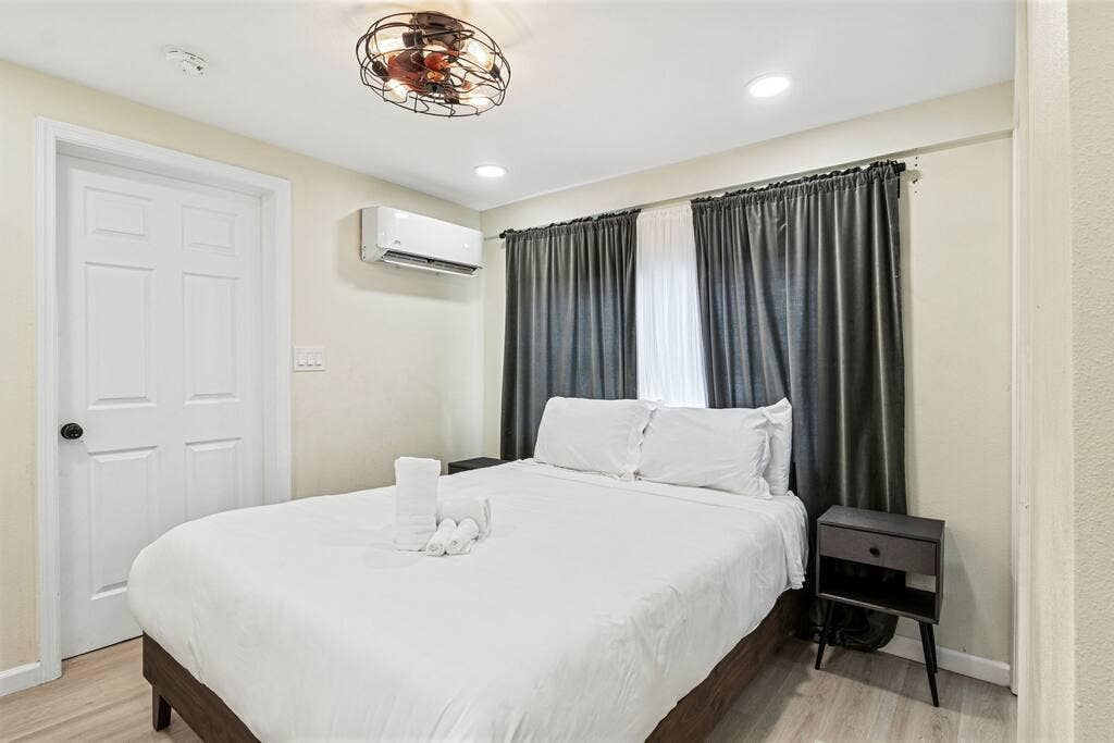 4 BR in St. Petersburg