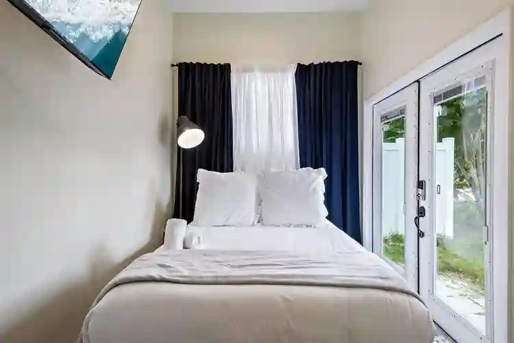 4 BR in St. Petersburg