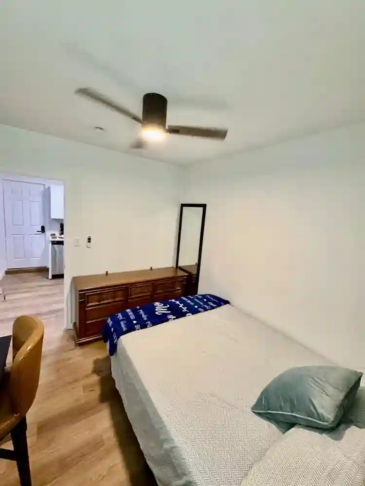 2 BR in Austin