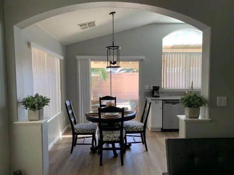 Prime Location & Great Vibes!