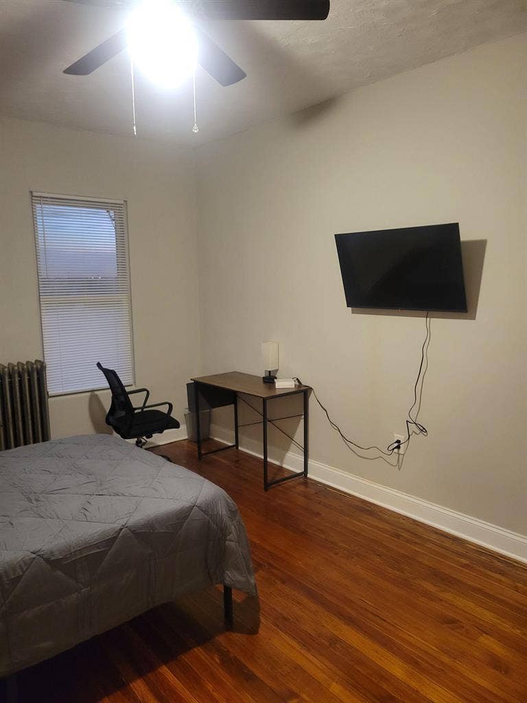 8 BR in Baltimore