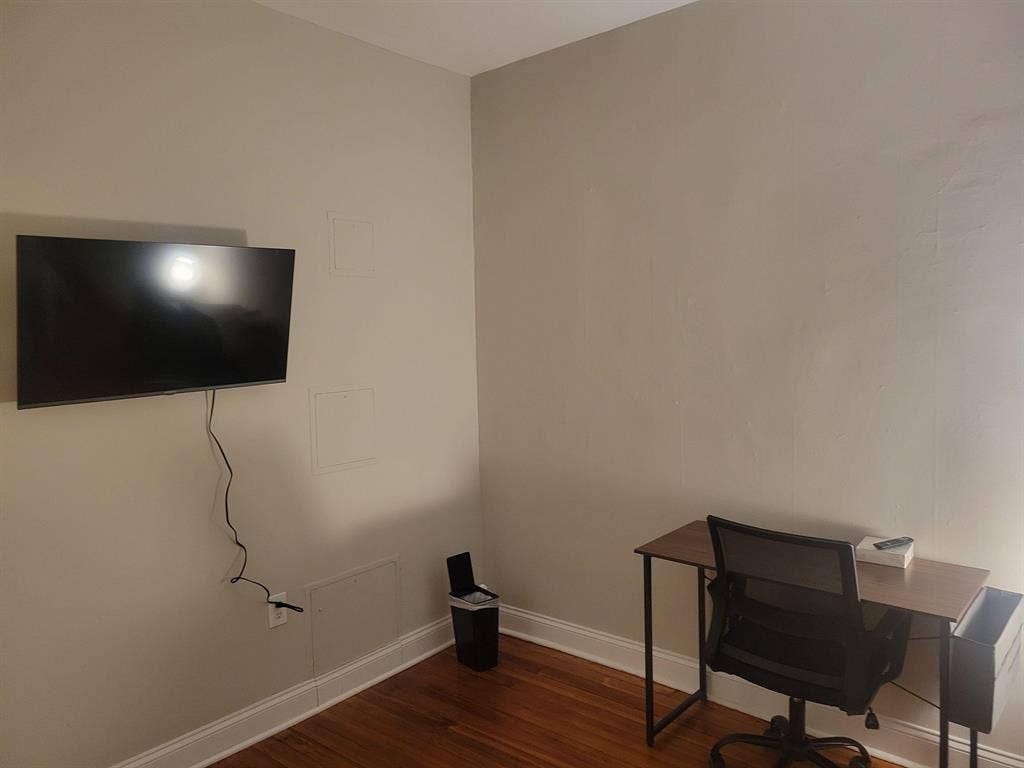 8 BR in Baltimore