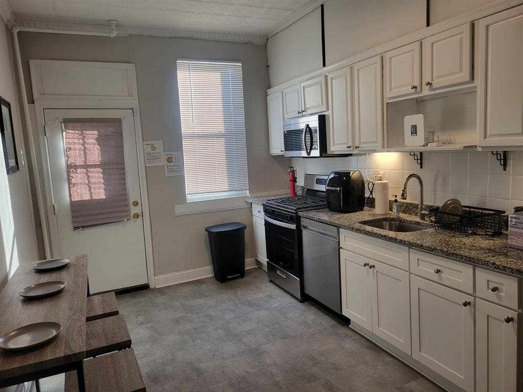 8 BR in Baltimore