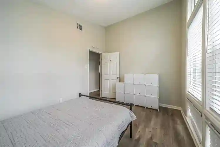 7 BR in Houston