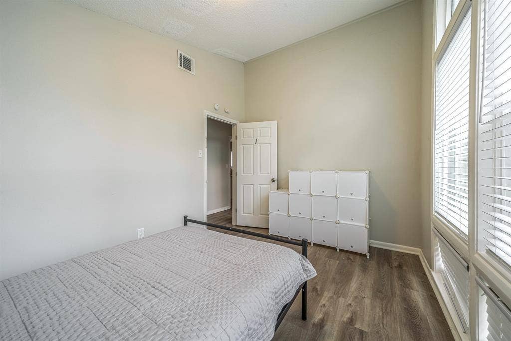 7 BR in Houston