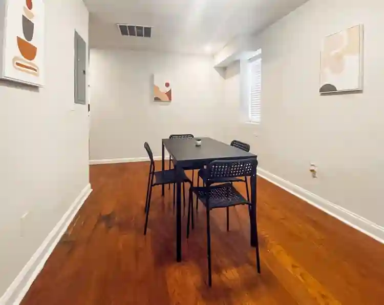6 BR in Atlanta
