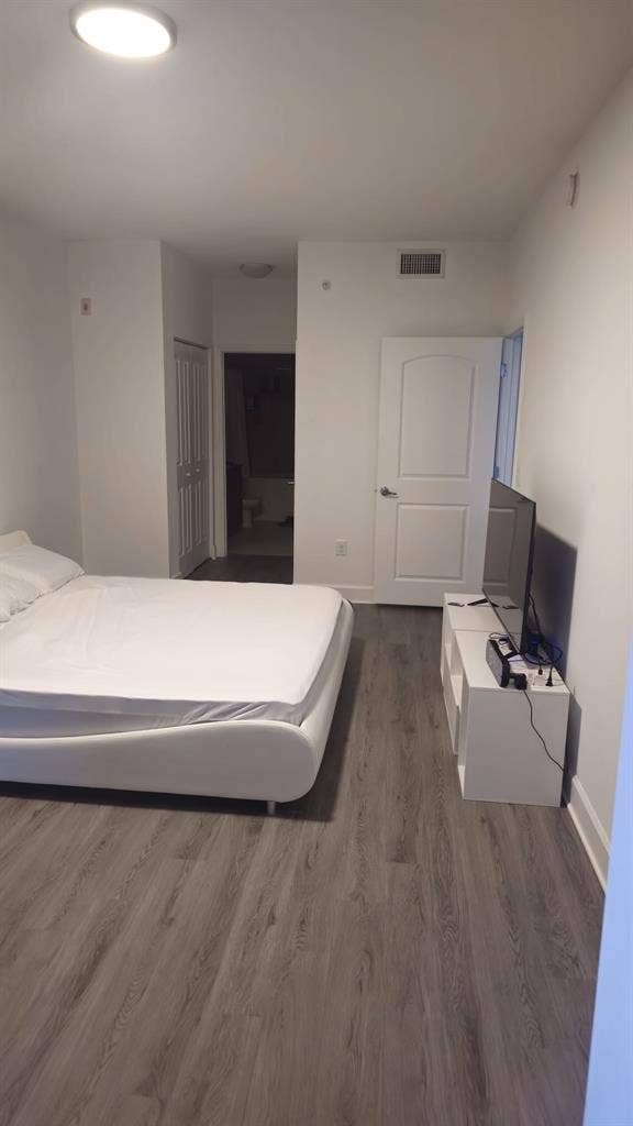 Share amazing apt Doral