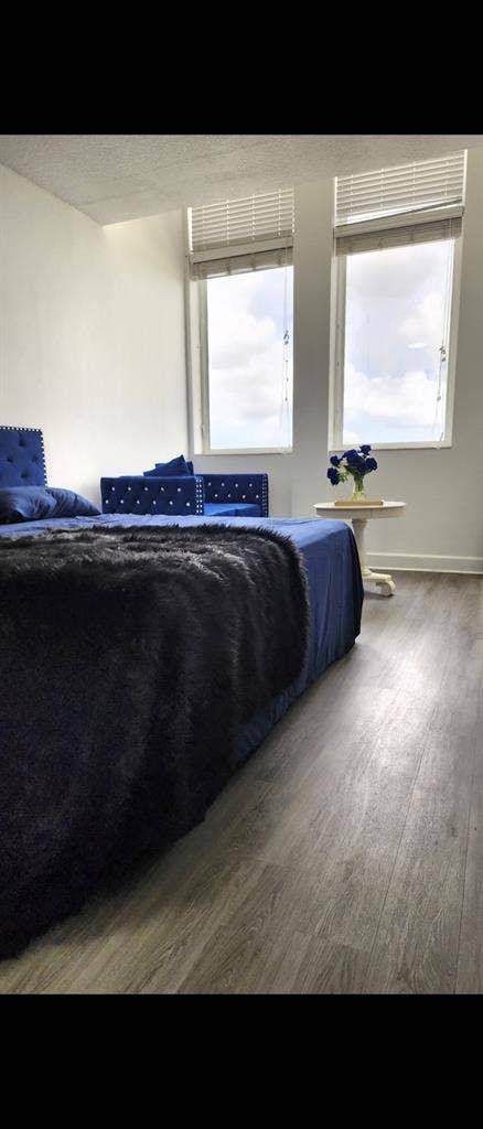 Share amazing apt Doral