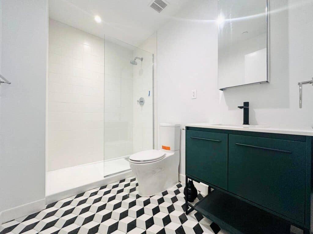 Vanderbilt Ave – #